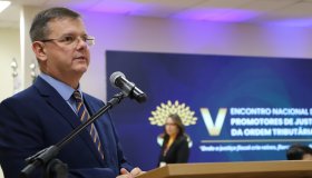 CONAMP participa de debate sobre reforma tributária e combate à sonegação